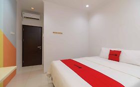 Reddoorz @ Taman Galaxy Bekasi